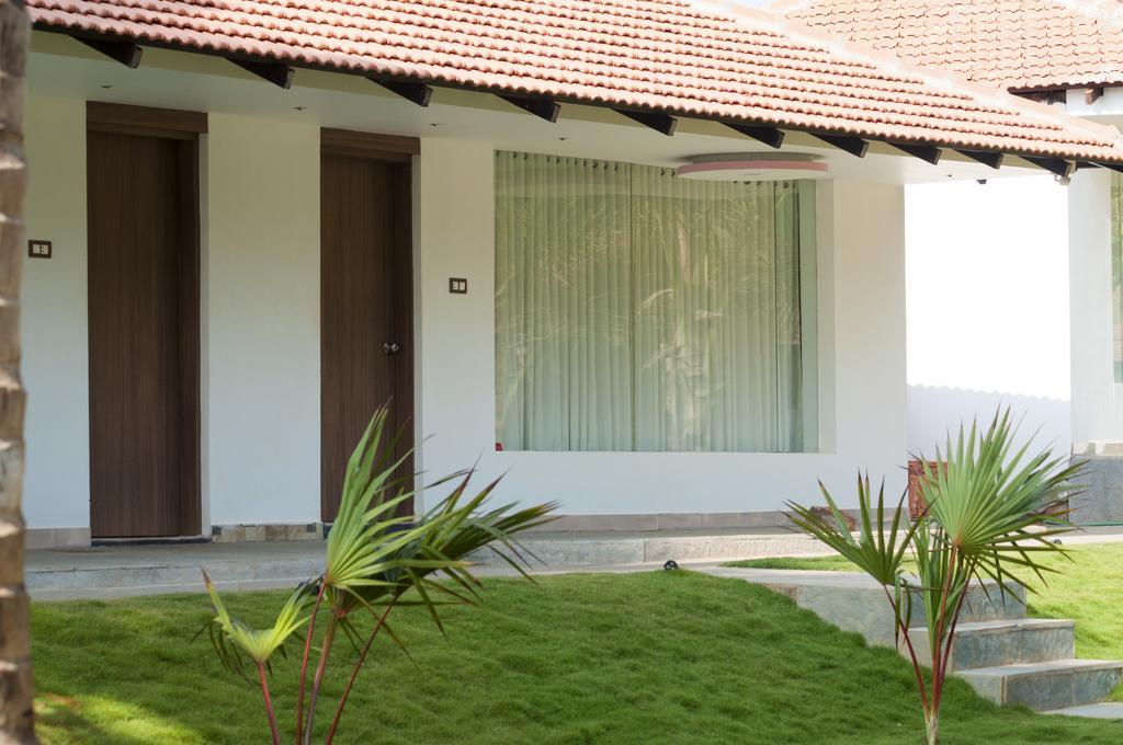 Boomerang Resort Mandrem Luaran gambar